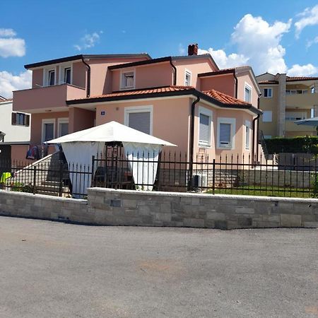 Studio apartman Dezire Buje Exterior foto