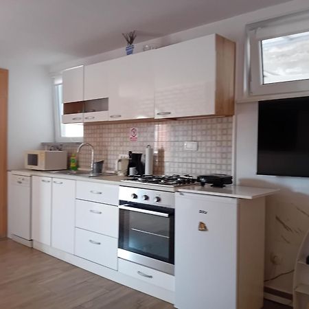 Studio apartman Dezire Buje Exterior foto